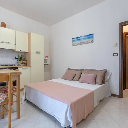 Guesthost - With Parking Villa Lido delle Nazioni