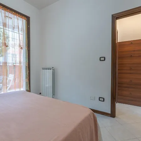 Villa Guesthost - With Parking