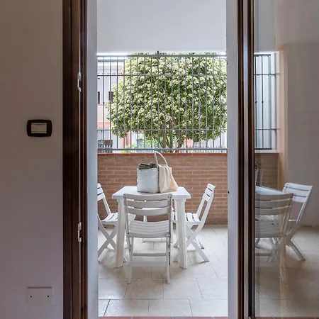 Villa Guesthost - With Parking