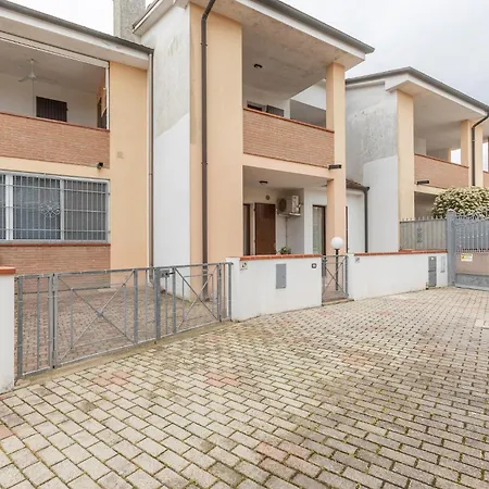 Villa Guesthost - With Parking